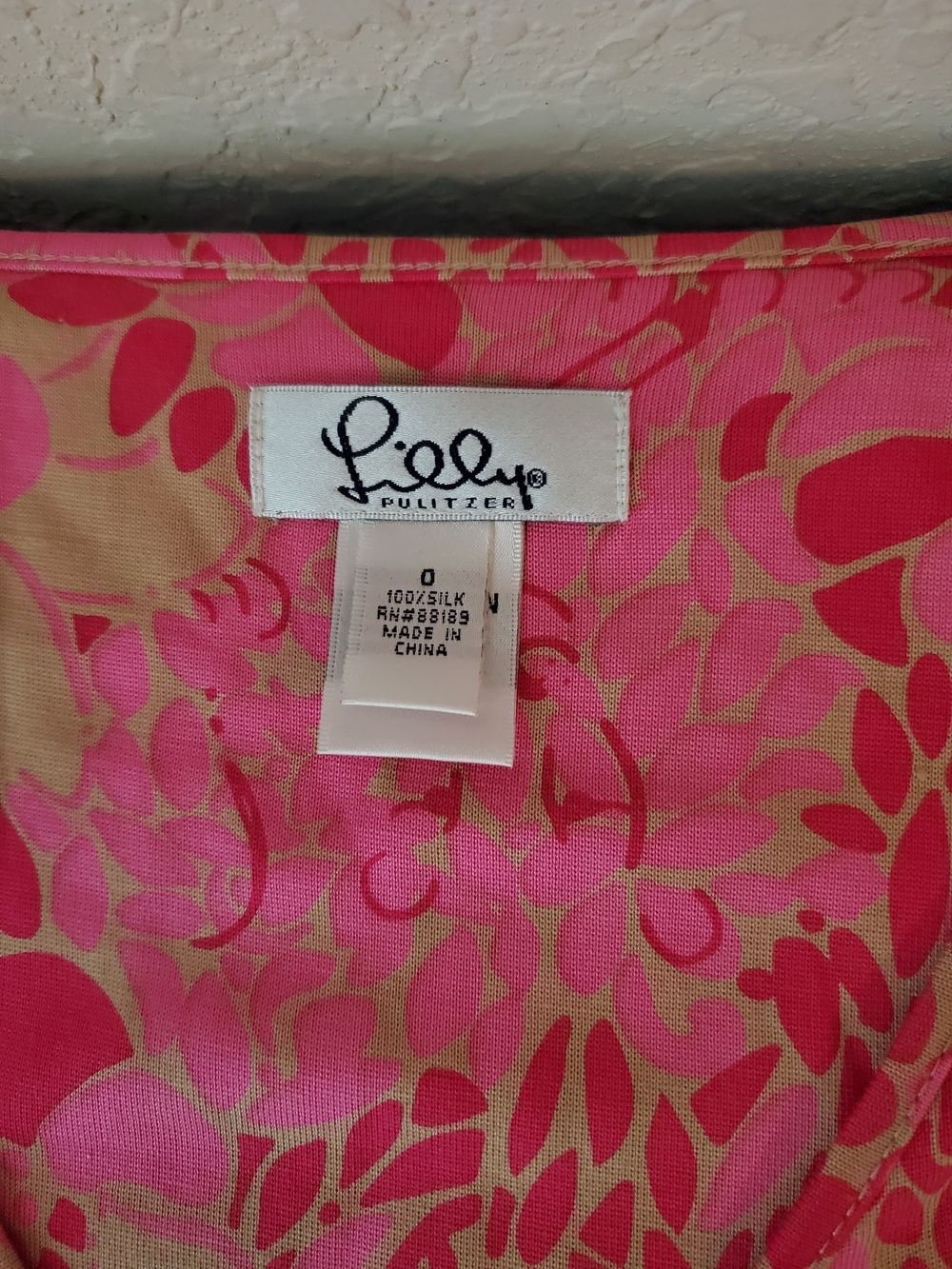 VTG Lilly Pulitzer 100% Silk Floral Dress - Pink & Beige V-Neck (Size 0) - Picture 4 of 9
